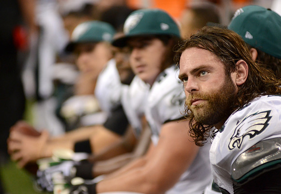 Philadelphia Eagles players on bench against New Orleans Saints