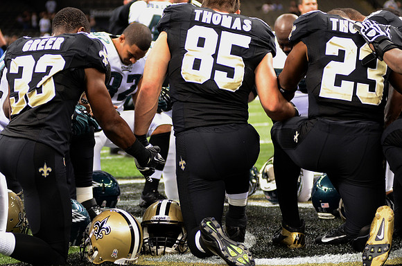 Philadelphia Eagles and New Orleans Saints players prayer